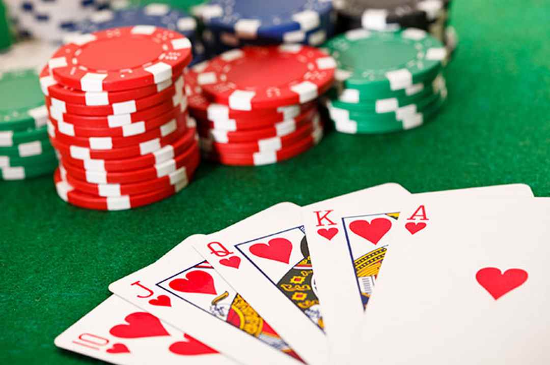 Poker là trò chơi siêu đỉnh tại Lucky Diamond